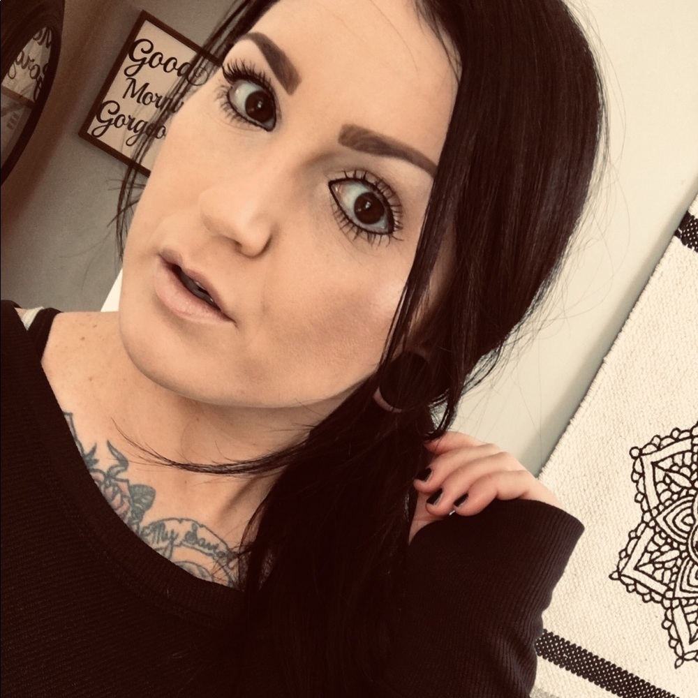 Meet your Posher, Brooke